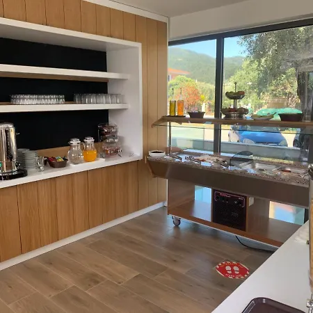 מלון Daria Essence 4*