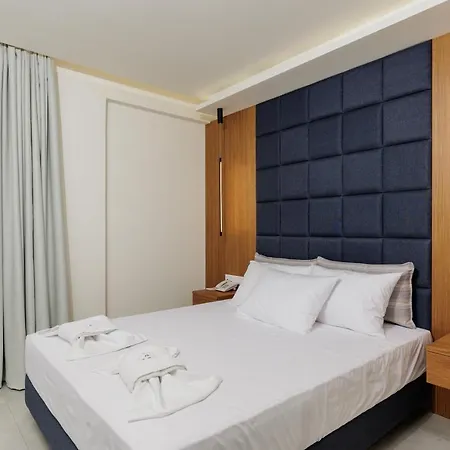 Daria Essence מלון