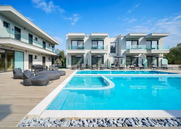 Daria Essence فندق